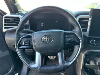 Toyota Tundra 2024 4x4 Limited 4 puertas CrewMax Cab Pickup SB