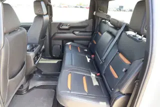 GMC Sierra 1500 2022 4x4 AT4 4 puertas Crew Cab batea corta de 5.8 pies