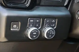 GMC Sierra 1500 2022 4x4 AT4 4 puertas Crew Cab batea corta de 5.8 pies