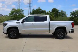 GMC Sierra 1500 2022 4x4 AT4 4 puertas Crew Cab batea corta de 5.8 pies
