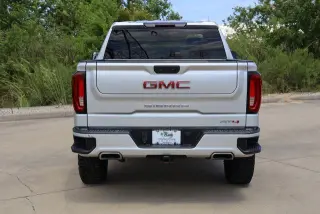 GMC Sierra 1500 2022 4x4 AT4 4 puertas Crew Cab batea corta de 5.8 pies