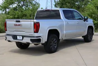 GMC Sierra 1500 2022 4x4 AT4 4 puertas Crew Cab batea corta de 5.8 pies