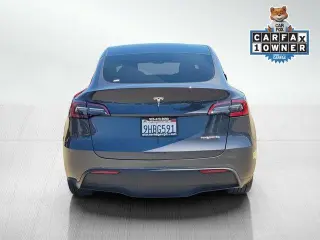 Tesla Model Y 2023 AWD 4p Crossover