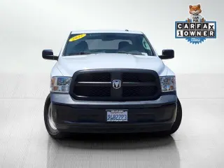 Ram 1500 Classic 2022 4x2 Tradesman 4p Camión Cabina Completa 5.5 ft. SB