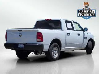 Ram 1500 Classic 2022 4x2 Tradesman 4p Camión Cabina Completa 5.5 ft. SB