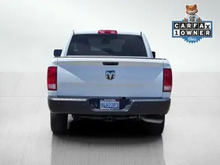 Ram 1500 Classic 2022 4x2 Tradesman 4p Camión Cabina Completa 5.5 ft. SB