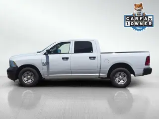 Ram 1500 Classic 2022 4x2 Tradesman 4p Camión Cabina Completa 5.5 ft. SB