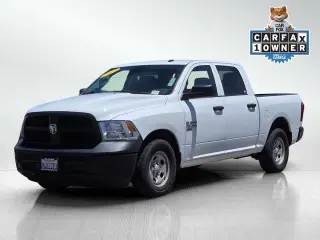 Ram 1500 Classic 2022 4x2 Tradesman 4p Camión Cabina Completa 5.5 ft. SB