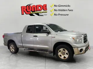 Toyota Tundra 2011 4x4 Grado 4dr Doble Cabina Camioneta SB (5.7L V8 FFV)