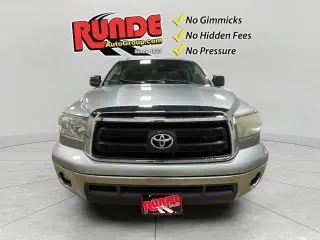 Toyota Tundra 2011 4x4 Grado 4dr Doble Cabina Camioneta SB (5.7L V8 FFV)