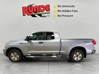 Toyota Tundra 2011 4x4 Grado 4dr Doble Cabina Camioneta SB (5.7L V8 FFV)