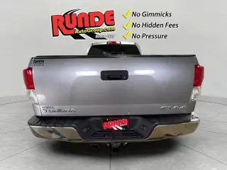 Toyota Tundra 2011 4x4 Grado 4dr Doble Cabina Camioneta SB (5.7L V8 FFV)