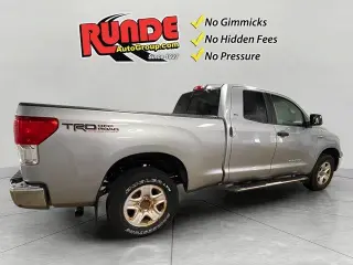 Toyota Tundra 2011 4x4 Grado 4dr Doble Cabina Camioneta SB (5.7L V8 FFV)