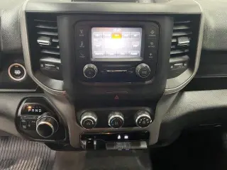 Ram 2500 2021 4x4 Tradesman Cabina de 4 puertas Crew 6,3 pies SB Camioneta