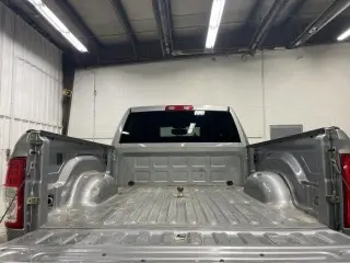 Ram 2500 2021 4x4 Tradesman Cabina de 4 puertas Crew 6,3 pies SB Camioneta