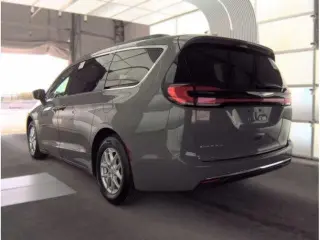 Chrysler Pacifica 2022 Touring L 4p Minivan