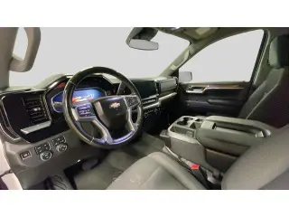 Chevrolet Silverado 1500 2023 4x4 LT 4p. Cabina Crew 5.8 ft. SB con 1LT