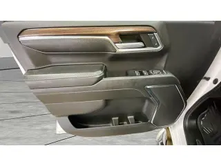 Chevrolet Silverado 1500 2023 4x4 LT 4p. Cabina Crew 5.8 ft. SB con 1LT