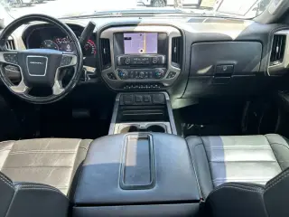 GMC Sierra 3500HD 2015 4x4 Denali 4p Cabalada Completa SB SRW