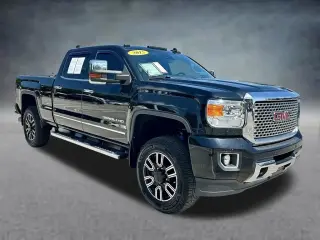 GMC Sierra 3500HD 2015 4x4 Denali 4p Cabalada Completa SB SRW