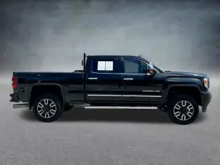 GMC Sierra 3500HD 2015 4x4 Denali 4p Cabalada Completa SB SRW
