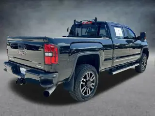 GMC Sierra 3500HD 2015 4x4 Denali 4p Cabalada Completa SB SRW