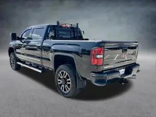 GMC Sierra 3500HD 2015 4x4 Denali 4p Cabalada Completa SB SRW