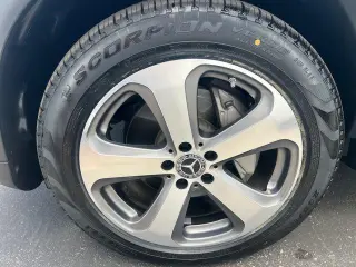 Mercedes-Benz GLC 2022 GLC 300 4dr SUV