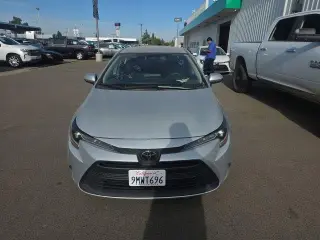 Toyota Corolla 2024 LE 4p Sedán