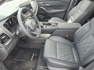 Nissan Rogue 2026 AWD Platinum 4p Crossover