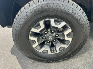 Toyota Tacoma 2023 4x4 TRD Todo Terreno 4p Doble Cabina 6,1 ft LB