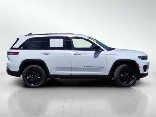 Jeep Grand Cherokee 2023 4x4 Laredo X 4p SUV