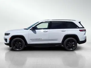 Jeep Grand Cherokee 2023 4x4 Laredo X 4p SUV