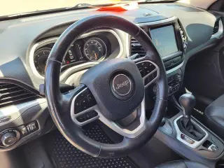 Jeep Cherokee 2018 4x4 Latitude Plus 4p SUV