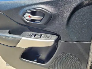 Jeep Cherokee 2018 4x4 Latitude Plus 4p SUV