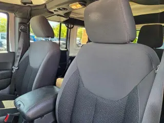 Jeep Wrangler Unlimited 2017 4x4 Sport 4p SUV