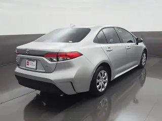 Toyota Corolla 2025 LE 4p Sedan
