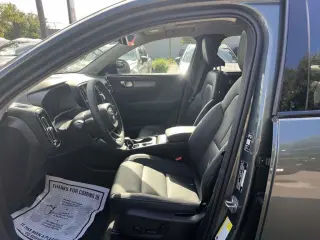 Volvo XC40 2026 AWD B5 Core 4p SUV
