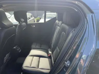Volvo XC40 2026 AWD B5 Core 4p SUV