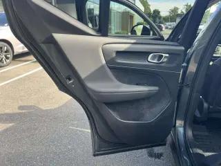 Volvo XC40 2026 AWD B5 Core 4p SUV