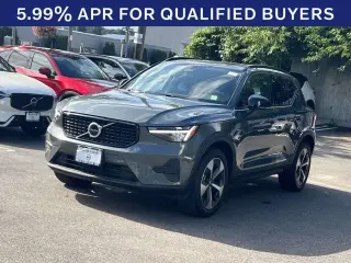 Volvo XC40 2026 AWD B5 Core 4p SUV