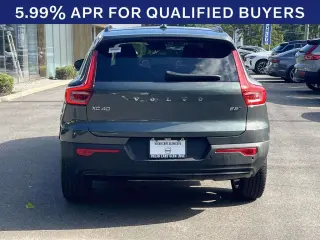 Volvo XC40 2026 AWD B5 Core 4p SUV