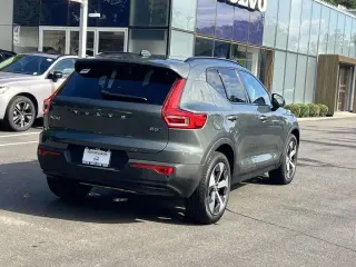 Volvo XC40 2026 AWD B5 Core 4p SUV