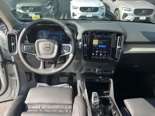 Volvo XC40 2026 4x4 B5 Plus SUV 4p.