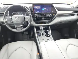 Toyota Highlander 2025 LE 4dr SUV