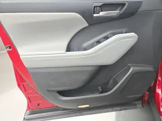 Toyota Highlander 2025 LE 4dr SUV