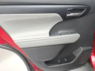Toyota Highlander 2025 LE 4dr SUV
