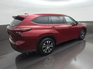 Toyota Highlander 2025 LE 4dr SUV