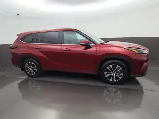 Toyota Highlander 2025 LE 4dr SUV