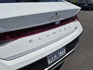Hyundai ELANTRA Hybrid 2025 Azul 4p Sedan
